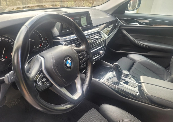 BMW Seria 5 cena 99000 przebieg: 94000, rok produkcji 2018 z Leśna małe 67